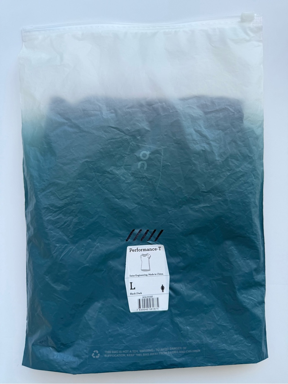 On Running Black/Dark Performance Tee in L - Picture 5 of 5